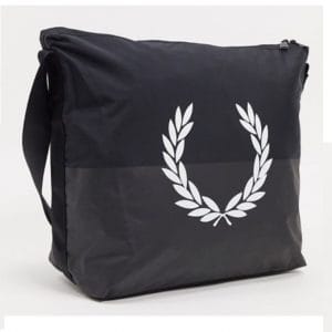 Siyah Kıyafet Çantası