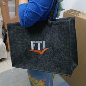 Fti Baskılı Siyah Keçe Çanta